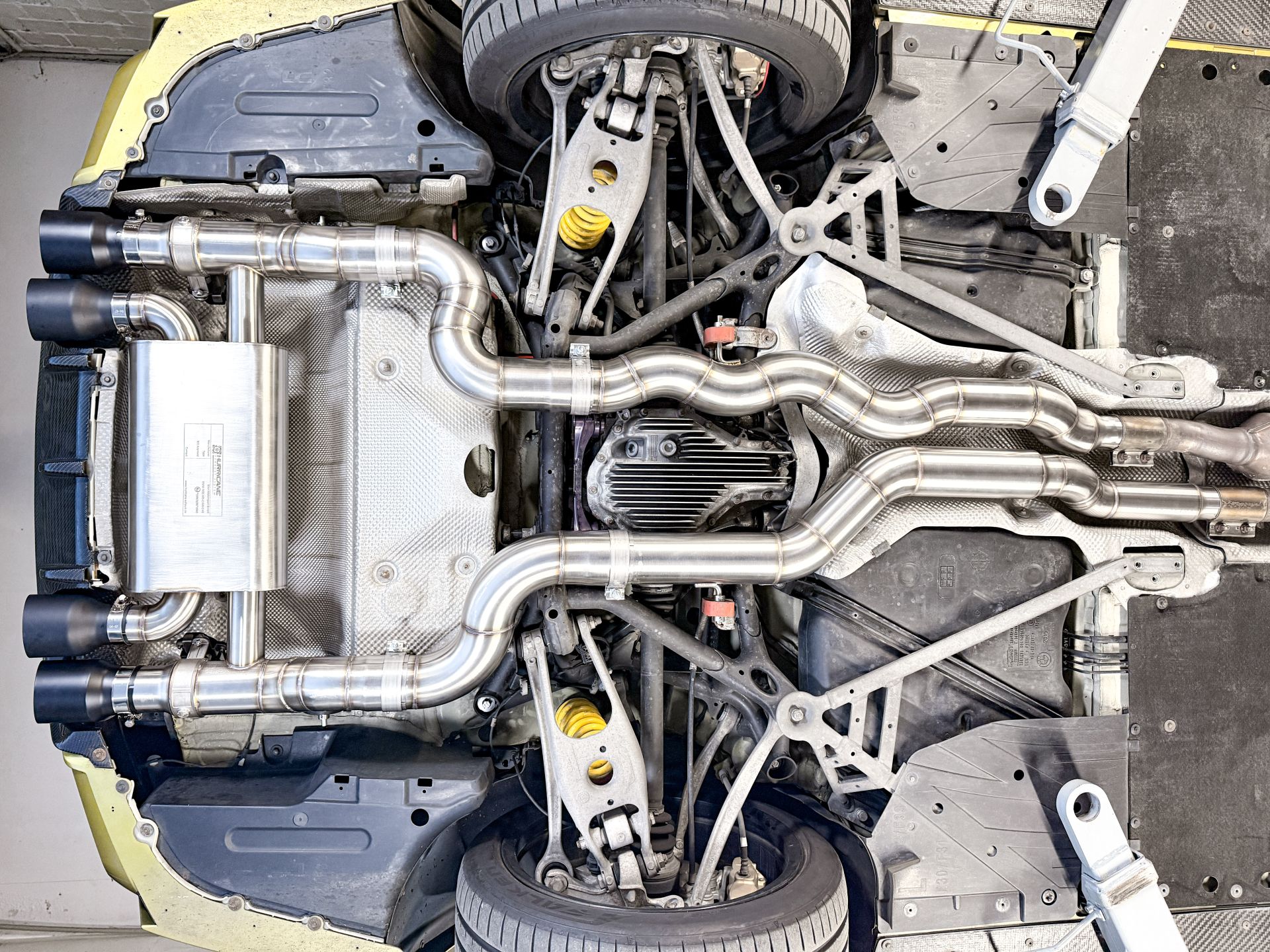 BMW M3 / M4 F8X (ohne OPF) Hurricane 3.5" Equal Length Abgasanlage ab Kat. - Ibraimi Motorsport 2 BMW M3 / M4 F8X (ohne OPF) Hurricane 3.5" Equal Length Abgasanlage ab Kat. - Ibraimi Motorsport 2